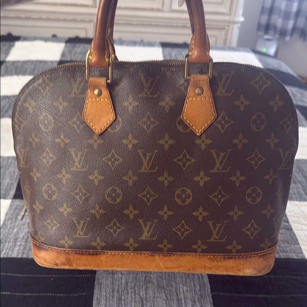Louis Vuitton Alma Monogram Canvas Handbag - Picture 12 of 14